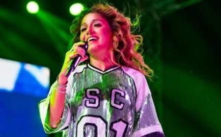 अहमदाबाद के शंकुस फार्म में आयोजित लाइव शो में सुनिधि चौहान ने एक स्पेशल फैन से बात की और स्पेशल वादा किया