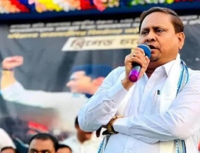 पश्चिम बंगाल में बाबरी मस्जिद विवाद फिर गरमा, हुमायूं कबीर के ऐलान से राजनीतिक तनाव बढ़ा।