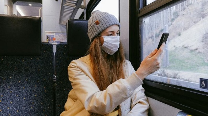 ट्रेन में मोबाइल नेटवर्क अचानक कमजोर या गायब क्यों हो जाता है, जानिए मुख्य वैज्ञानिक और तकनीकी कारण। 