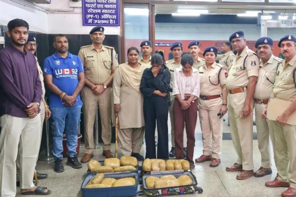 वंदे भारत एक्सप्रेस में नशे की 'सवारी': रायपुर में दो युवतियां 24 किलो गांजे के साथ गिरफ्तार