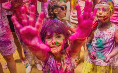 रंगों से होली खेलने का नया अंदाज: कलर बम ट्राई करें, जानिए मिनटों में बनाने का आसान तरीका,टिश्यू पेपर और गुलाल से बनाएं यूनिक कलर बम