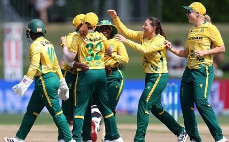 न्यूजीलैंड की महिला क्रिकेट टीम ने दक्षिण अफ्रीका की महिलाओं को पहले T-20 मैच में दिखाई हार।