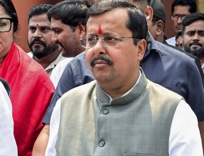 नितिन नवीन ने अपने पद से दिया इस्तीफा- बांकीपुर के साथ 20 साल पुराने विधायी सफर का हुआ भावुक अंत।