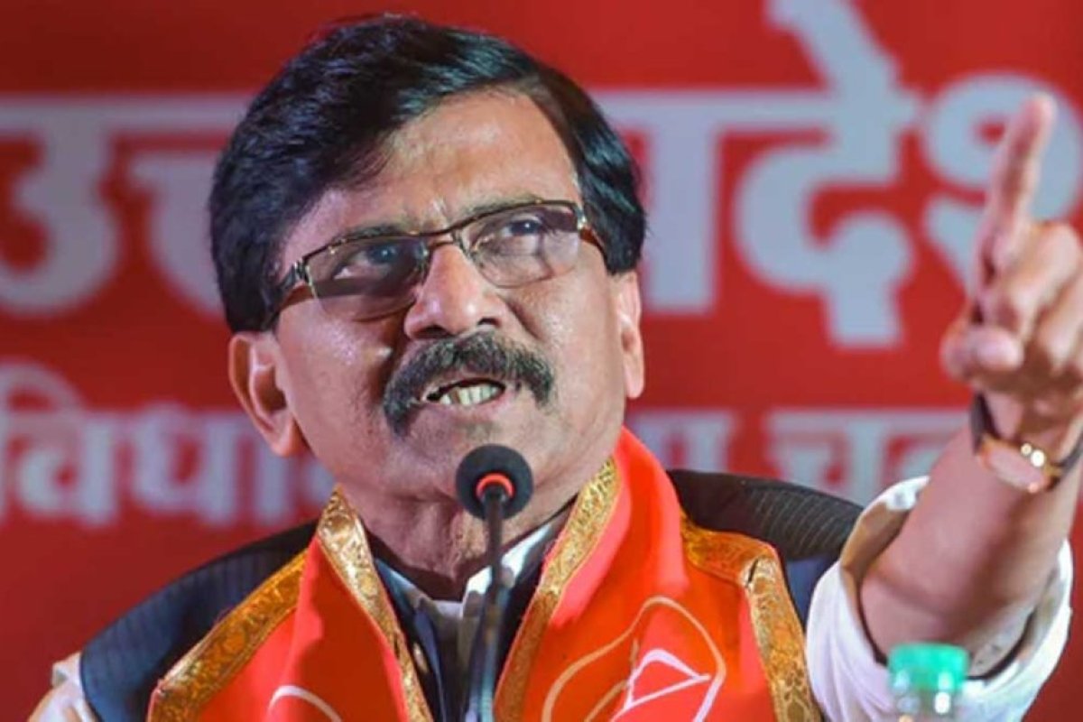 संजय राउत का राहुल गांधी के बयान को खुला समर्थन: कहा- भाजपा और आरएसएस की नीतियां संविधान के अस्तित्व के लिए बड़ा संकट।