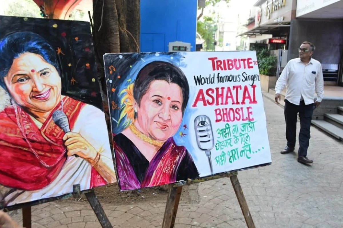 सुरों की मल्लिका का महाप्रयाण: पंचतत्व में विलीन हुईं आशा भोसले, शिवाजी पार्क में राजकीय सम्मान के साथ दी गई अंतिम विदाई