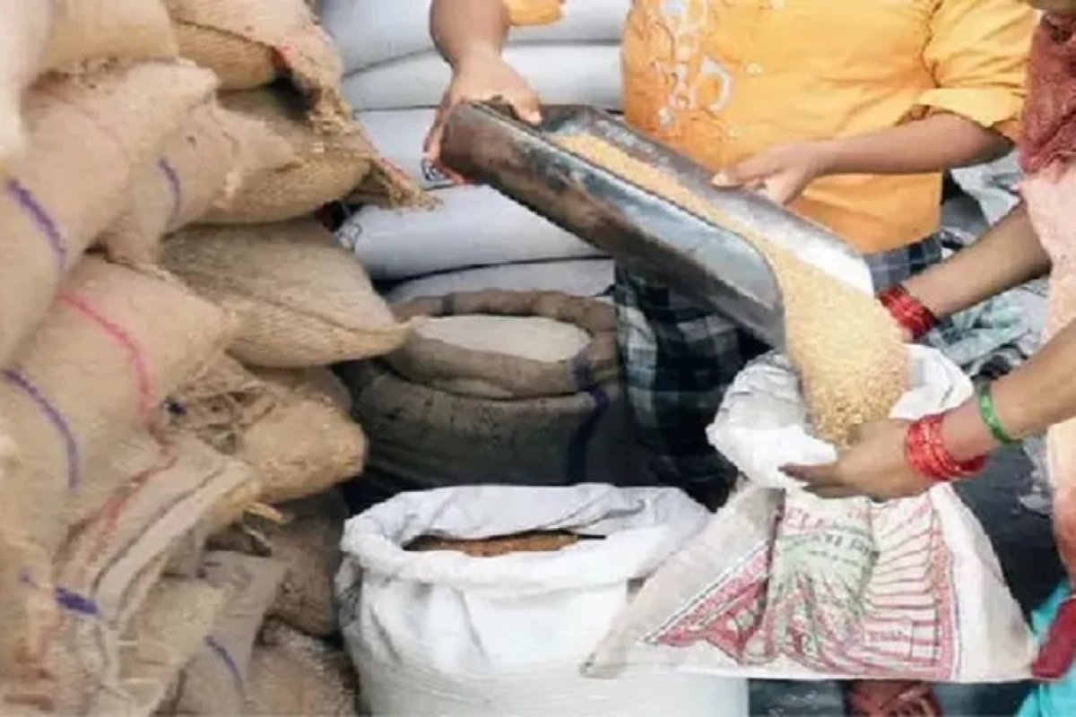 सरकारी खजाने पर बोझ कम करने की तैयारी- डीएम ने दिए 23 लाख यूनिट राशन कार्डों की जांच के आदेश, गठित हुई विशेष टीमें