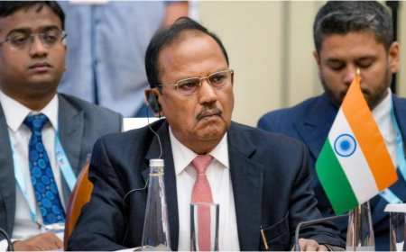 अजीत डोभाल का सुरक्षा मंत्र: सैन्य शक्ति से भी बड़ा है जनता का मनोबल, इसके बिना संसाधन और टेक्नोलॉजी भी पड़ जाते हैं कम।