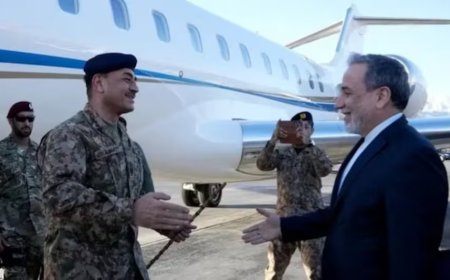 ट्रंप के 'मैसेंजर' बने आसिम मुनीर: अमेरिका का विशेष प्रस्ताव लेकर तेहरान पहुंचे, मध्य पूर्व में शांति की नई उम्मीद।