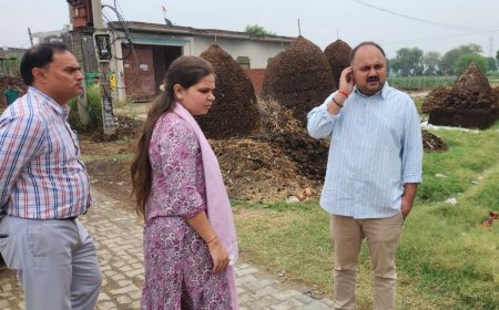 हापुड़ की आंखों में आंसू: विदाई समारोह में उमड़ा जनसैलाब, डीएम अभिषेक की कार्यशैली ने जीता जनता का दिल।