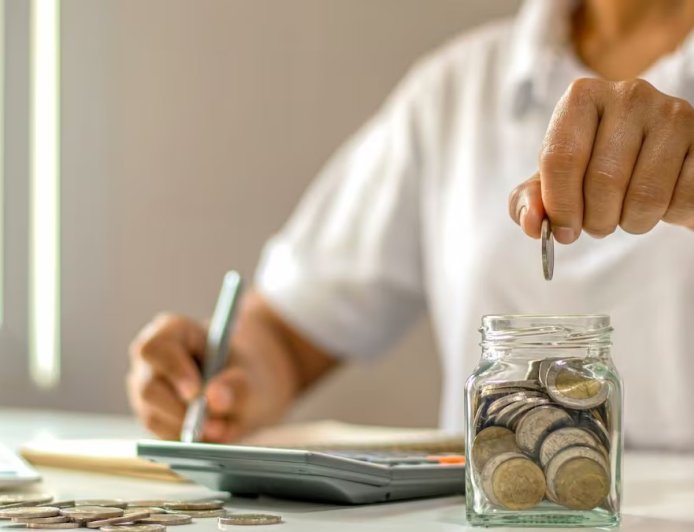 छोटे निवेशकों ने दिखाया बड़ा दम: मार्च में इक्विटी फंड्स में 56% का उछाल, रू.40,450 करोड़ की ऐतिहासिक पूंजी आई।