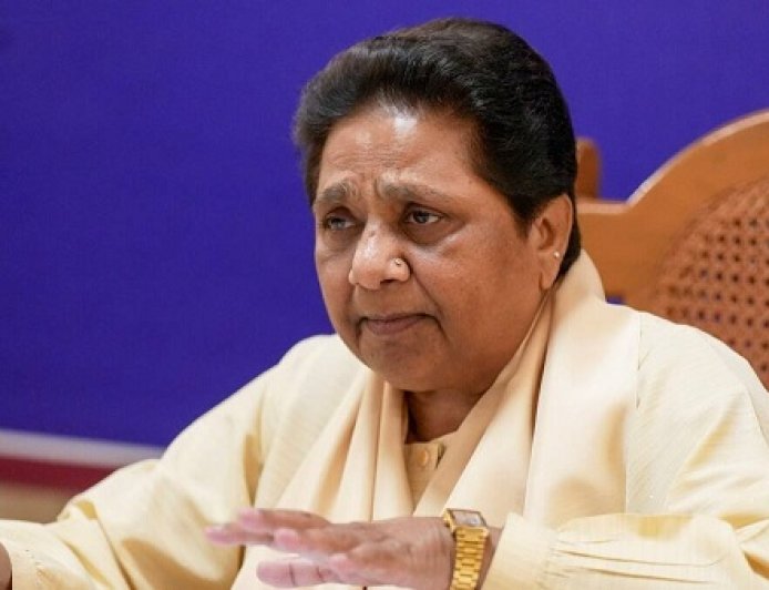 मायावती का कड़ा प्रहार: कांग्रेस और सपा पर महिला आरक्षण के नाम पर वादाखिलाफी और धोखेबाजी का आरोप।