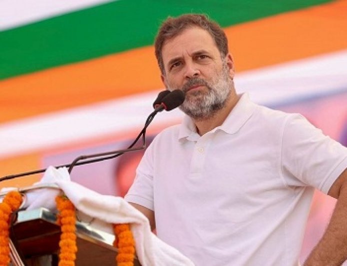 इलाहाबाद हाईकोर्ट का बड़ा फैसला: राहुल गांधी के खिलाफ दोहरी नागरिकता मामले में एफआईआर दर्ज करने और केंद्रीय एजेंसी से जांच का आदेश।