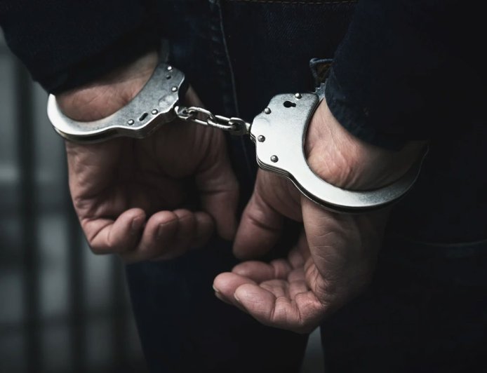 वर्दी का अपमान और कानून का डंडा: देहरादून में महिला दारोगा से बदसलूकी करने वाले दंपत्ति को पुलिस ने भेजा जेल।