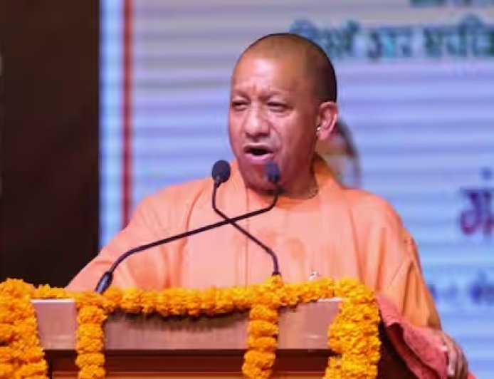 उत्तर प्रदेश के मुख्यमंत्री योगी आदित्यनाथ का बंगाल में चुनावी शंखनाद; बोले- '2017 से पहले यूपी का भी यही हाल था।