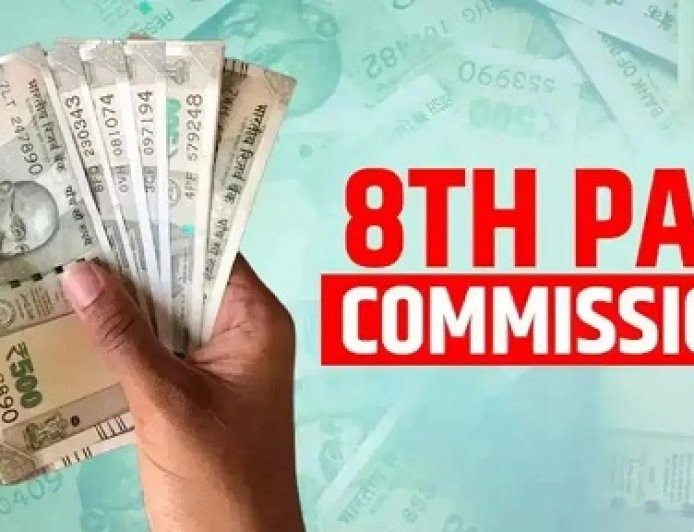 8वें वेतन आयोग पर बड़ा अपडेट: क्या वाकई 18,000 से सीधे 72,000 रुपये हो जाएगी न्यूनतम बेसिक सैलरी?