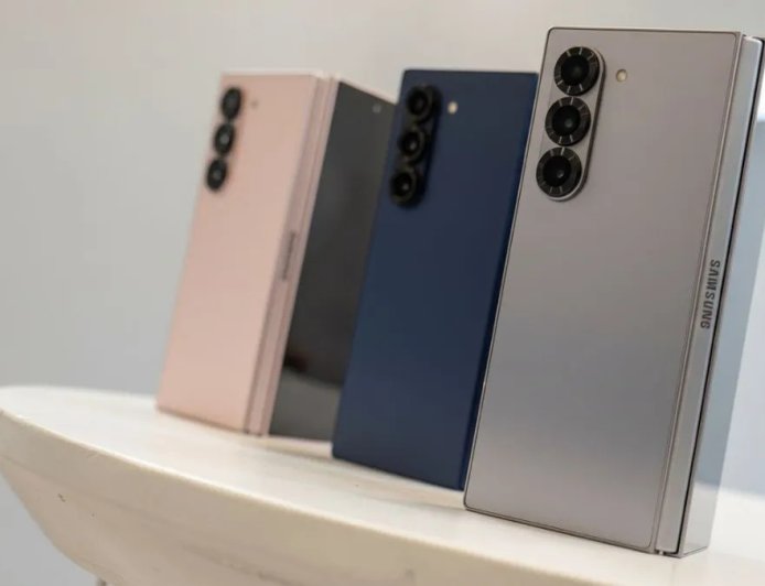 Foldable स्मार्टफोन का सपना होगा साकार, Samsung के प्रीमियम 5G फोन पर मिल रही 18 हजार रुपये की भारी छूट