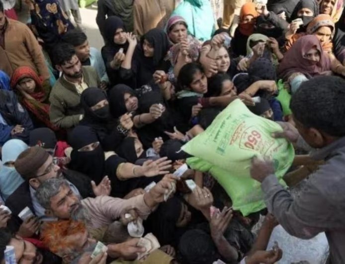 पाकिस्तान में भुखमरी का हाहाकार: संयुक्त राष्ट्र की रिपोर्ट में शीर्ष 10 खाद्य संकट वाले देशों में हुआ शामिल।