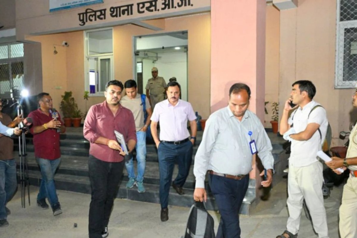 नीट 2026 पेपर लीक- 'प्राइवेट माफिया' नामक डिजिटल सिंडिकेट का हुआ पर्दाफाश, परीक्षा से हफ्तों पहले मोबाइल पर तैर रहे थे प्रश्न