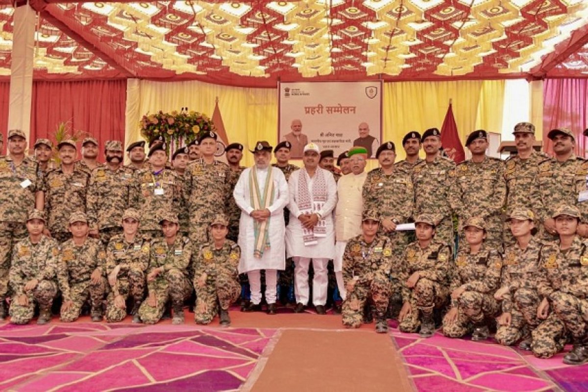 केंद्रीय गृह मंत्री अमित शाह का सीमा सुरक्षा बल को बड़ा निर्देश, अंतरराष्ट्रीय सीमा रेखा के साथ 50 किलोमीटर के दायरे की सुरक्षा सुनिश्चित करने को कहा।