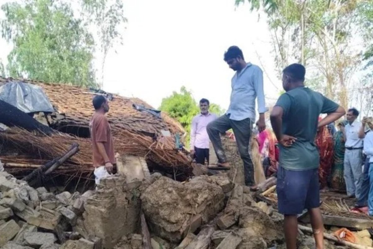कौशांबी में प्रकृति का भयंकर तांडव: भीषण आंधी-तूफान और बारिश के कारण ढहे मकान, मलबे में दबने से चार लोगों की दर्दनाक मौत।