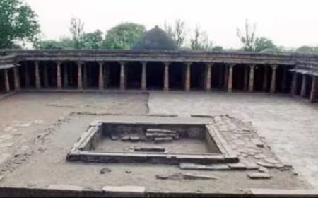 मध्य प्रदेश के धार स्थित ऐतिहासिक भोजशाला परिसर पर आया न्यायिक निर्णय, पुरातात्विक साक्ष्यों के आधार पर मंदिर होने की पुष्टि।
