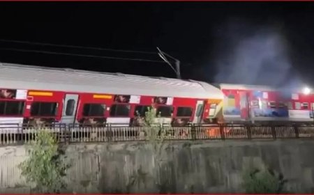 बेपटरी होकर पलटे ट्रेन के इंजन सहित तीन डिब्बे, खाली होने के कारण टली सैकड़ों रेल यात्रियों की जान।