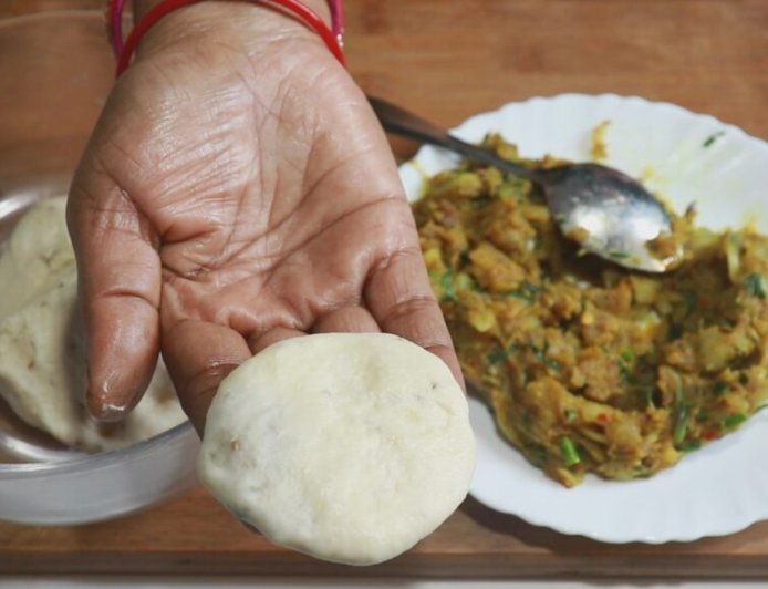 आलू कचौड़ी का आएगा परफेक्ट स्वाद: अब न फटेगी न तेल सोखेगी, घर पर बनाएं बाजार जैसी खस्ता कचौड़ी।