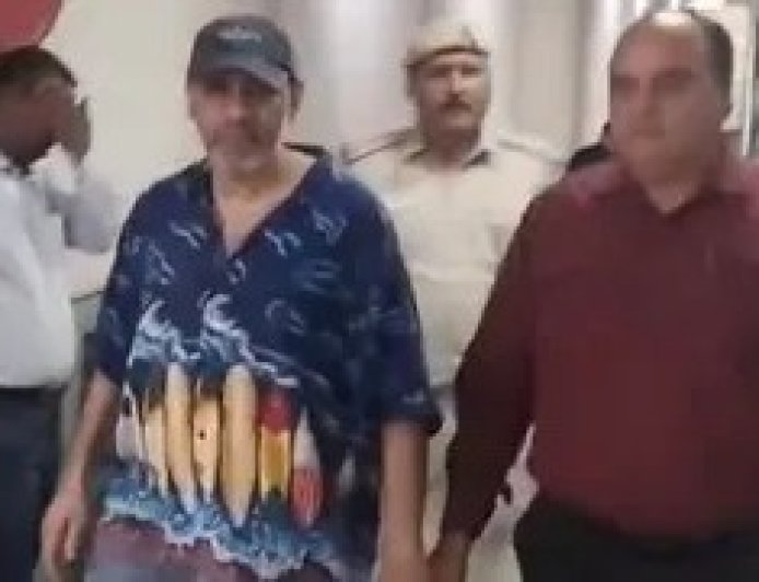 महाठग सुकेश का मुख्य हवाला ऑपरेटर दुबई से गिरफ्तार, 5 साल बाद चढ़ा पुलिस के हत्थे।