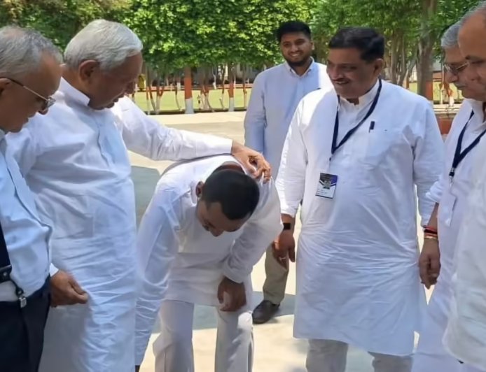 बिहार की राजनीति में बड़ा बदलाव: नीतीश कुमार के बेटे निशांत कुमार का राजनीतिक उदय, आज कैबिनेट मंत्री के रूप में लेंगे शपथ।