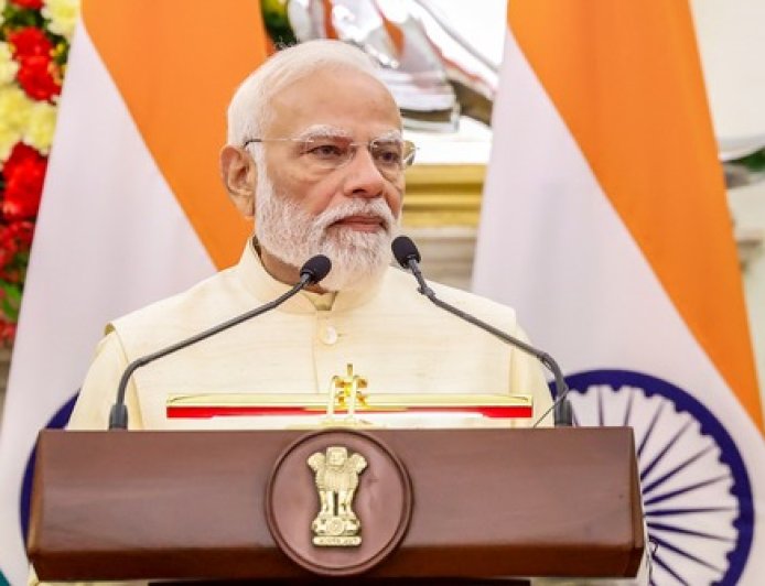 प्रधानमंत्री मोदी की पांच देशों की ऐतिहासिक यात्रा शुरू, खाड़ी और यूरोप के साथ नई रणनीतिक साझेदारी पर रहेगा जोर।