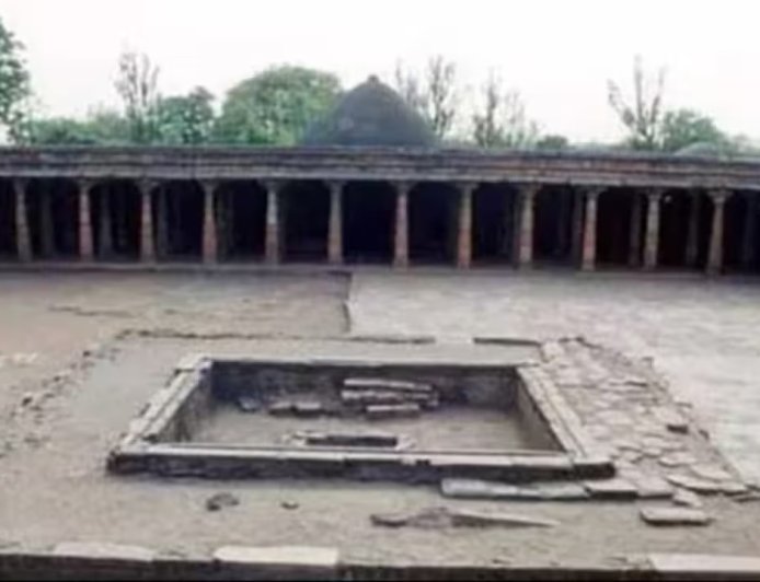 मध्य प्रदेश के धार स्थित ऐतिहासिक भोजशाला परिसर पर आया न्यायिक निर्णय, पुरातात्विक साक्ष्यों के आधार पर मंदिर होने की पुष्टि।