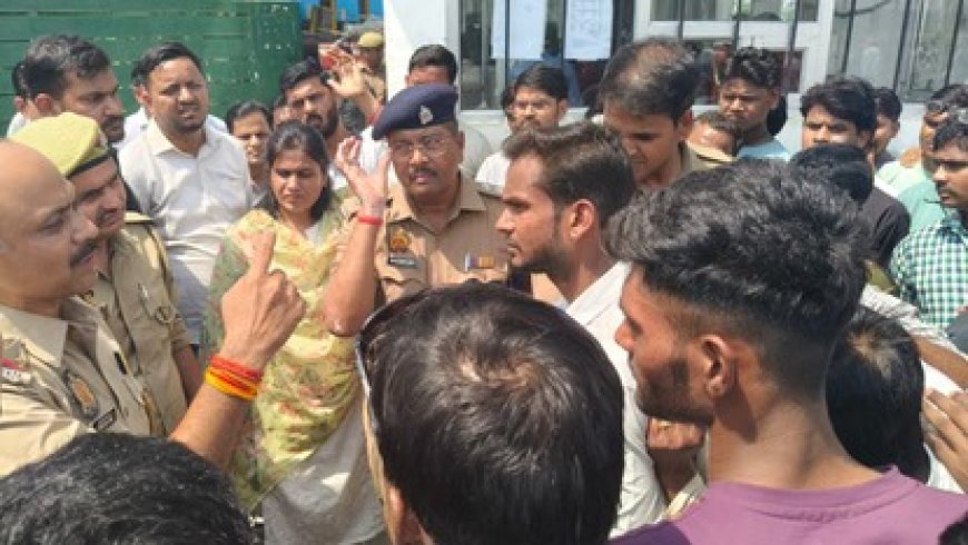 कानपुर देहात के औद्योगिक क्षेत्र में वेतन वृद्धि को लेकर भड़का असंतोष, फैक्ट्रियों के बाहर श्रमिकों ने किया उग्र प्रदर्शन।