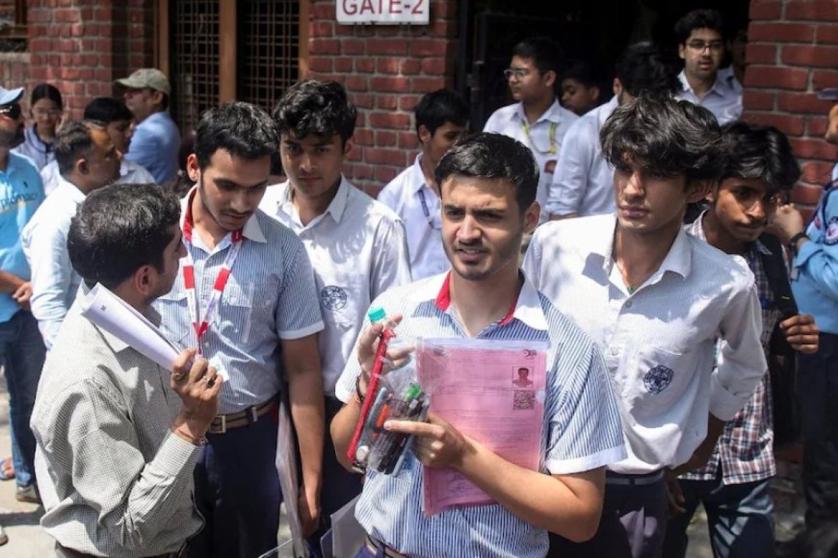सीबीएसई 12वीं के छात्रों के लिए बड़ी राहत, आज से खुलेगा पुनर्मूल्यांकन पोर्टल, इस तरह करें घर बैठे ऑनलाइन आवेदन।