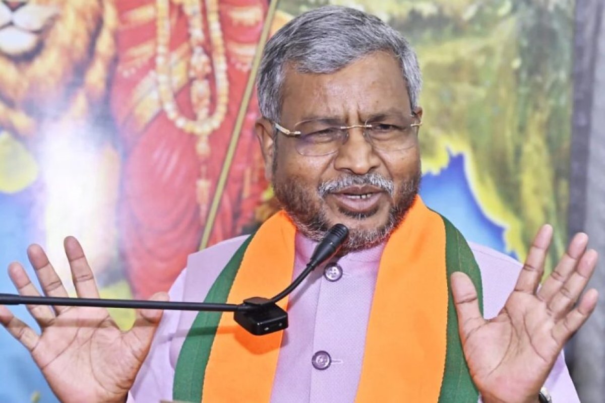 Special: अर्जुन मुंडा, रघुवर दास और चम्पाई सोरेन के नामों पर तैरती अटकलें, दिल्ली दरबार की अंतिम मुहर पर टिकी सबकी निगाहें।