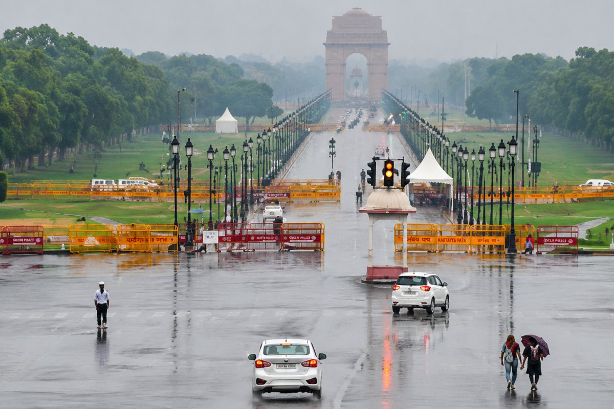 Delhi Weather News: उमस से परेशान दिल्ली-एनसीआर को कब मिलेगी राहत? मौसम विभाग ने जारी किया नया पूर्वानुमान
