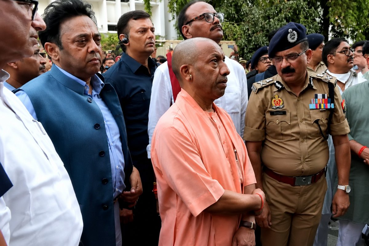 UP Coaching Institute Checking: लखनऊ अग्निकांड के बाद सीएम योगी का बड़ा एक्शन, यूपी भर में कोचिंग सेंटरों की जांच का महाअभियान शुरू
