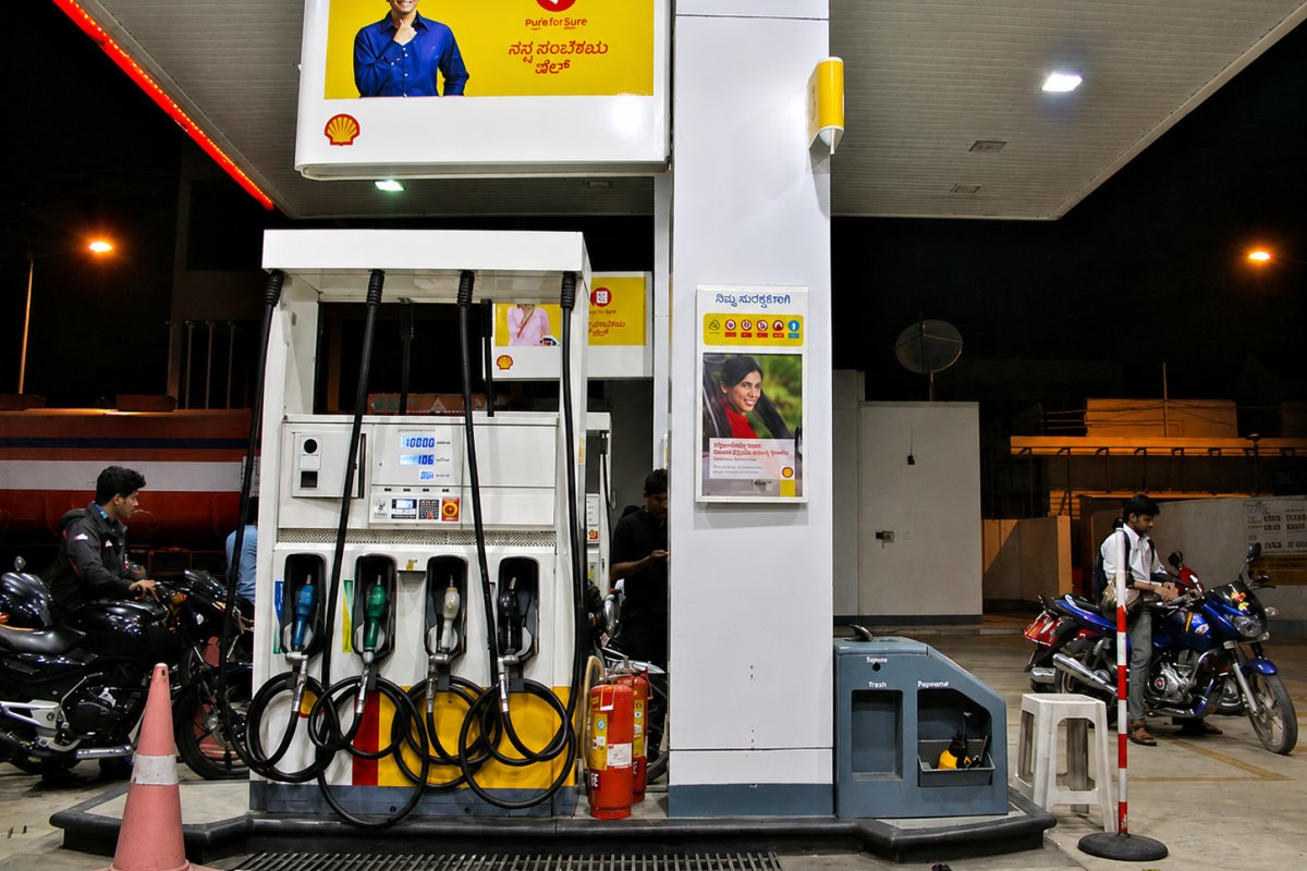 Fuel Price Today: दिल्ली, यूपी से मुंबई तक पेट्रोल-डीजल के दाम जारी, गाड़ी की टंकी फुल कराने से पहले चेक करें रेट लिस्ट