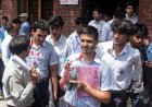 CBSE रिइवैल्यूएशन प्रक्रिया के दूसरे दिन भी मची रही बोर्ड परीक्षार्थियों में भारी अफरातफरी, परिणाम संशोधन के लिए उमड़े रिकॉर्ड छात्र।