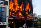 धुएं का गुबार और चीख-पुकार... लखनऊ में एक कोचिंग सेंटर की बहुमंजिला इमारत में भड़की भीषण आग, खिड़कियों से कूदे छात्र