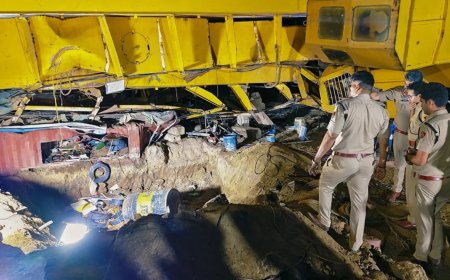 हरियाणा के फरीदाबाद में बड़ा निर्माण हादसा: जेवर एक्सप्रेसवे फ्लाईओवर के काम के दौरान क्रेन पलटने से तीन श्रमिकों की दर्दनाक मौत, एक गंभीर रूप से घायल।