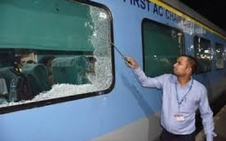 स्वर्ण शताब्दी एक्सप्रेस पर RSS प्रमुख मोहन भागवत के कोच में पथराव से रेलवे प्रशासन में मचा हड़कंप, बाल-बाल बचे सभी यात्री