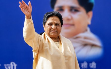 यूपी की राजनीति में मायावती का बड़ा धमाका! अकेले चुनाव लड़ने का किया एलान, क्या फेल हो जाएगा अखिलेश का 'PDA' फॉर्मूला?