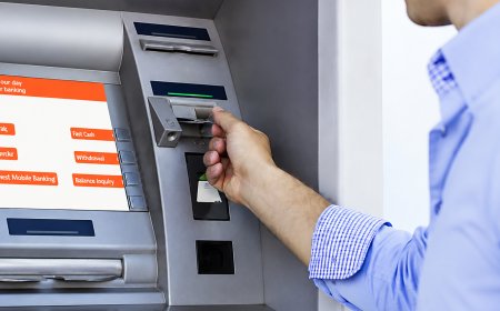 Digital Banking in UP: यूपी में स्मार्टफोन ने बदली बैंकिंग की सूरत, दो साल में दोगुने हुए मोबाइल बैंकिंग यूजर