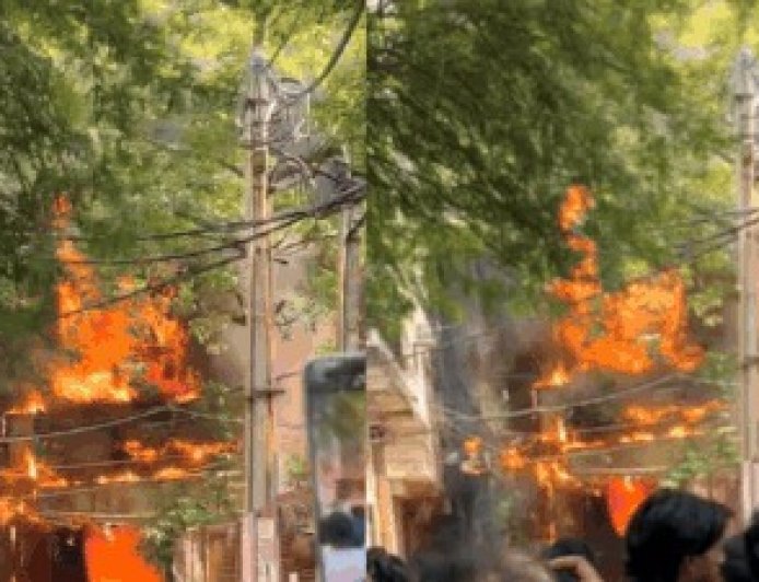 शॉर्ट सर्किट से होटलनुमा इमारत में फैले धुएं का गुबार के बीच दमकल और पुलिस के पहुंचने से पहले ही मसीहा बनकर उभरे वसीम राजा और शोएब।