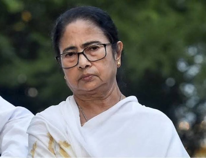 TMC में टूट का सिलसिला जारी, ममता बनर्जी को बड़ा झटका, 20 बागी सांसदों ने एनडीए (NDA) को दिया समर्थन