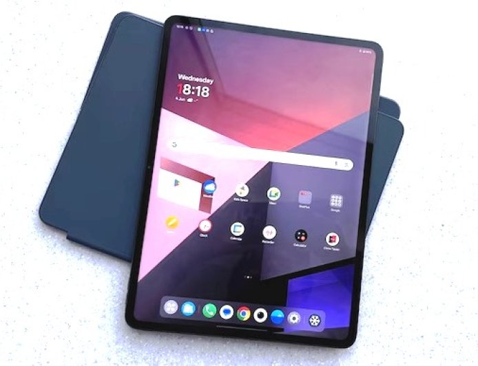 13,380mAh की धाकड़ बैटरी और 144Hz रिफ्रेश रेट के साथ तकनीकी बाजार में वनप्लस का नया धमाका