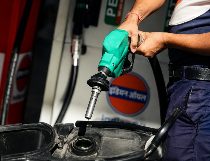 Fuel Price Today 22 June 2026: दिल्ली, मुंबई और यूपी के प्रमुख शहरों में क्या हैं पेट्रोल-डीजल के दाम? जानें लेटेस्ट रेट्स