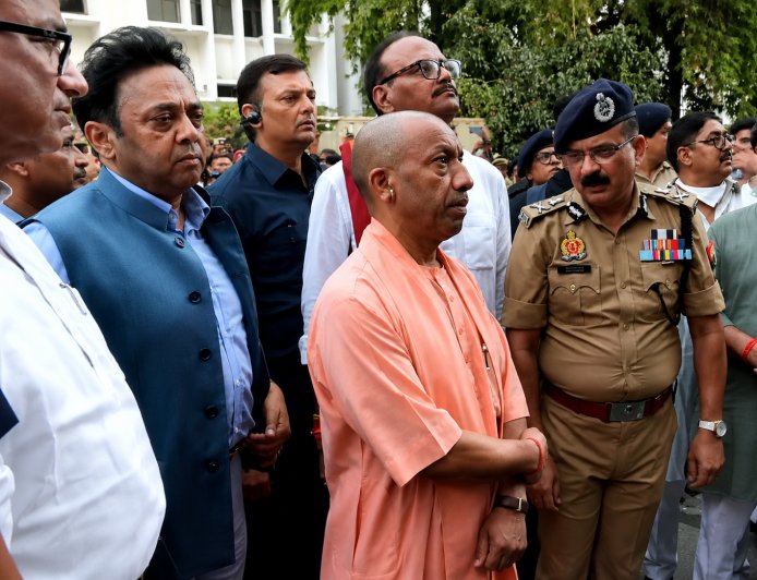 UP Coaching Institute Checking: लखनऊ अग्निकांड के बाद सीएम योगी का बड़ा एक्शन, यूपी भर में कोचिंग सेंटरों की जांच का महाअभियान शुरू