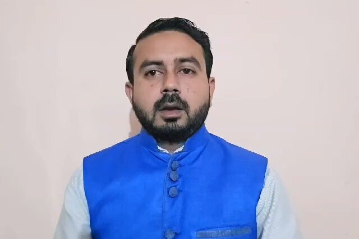 Shadab Chauhan: कौन बड़ा हिंदू बनने के लिए लड़ रहे अखिलेश और योगी, AIMIM नेता शादाब चौहान का बड़ा हमला