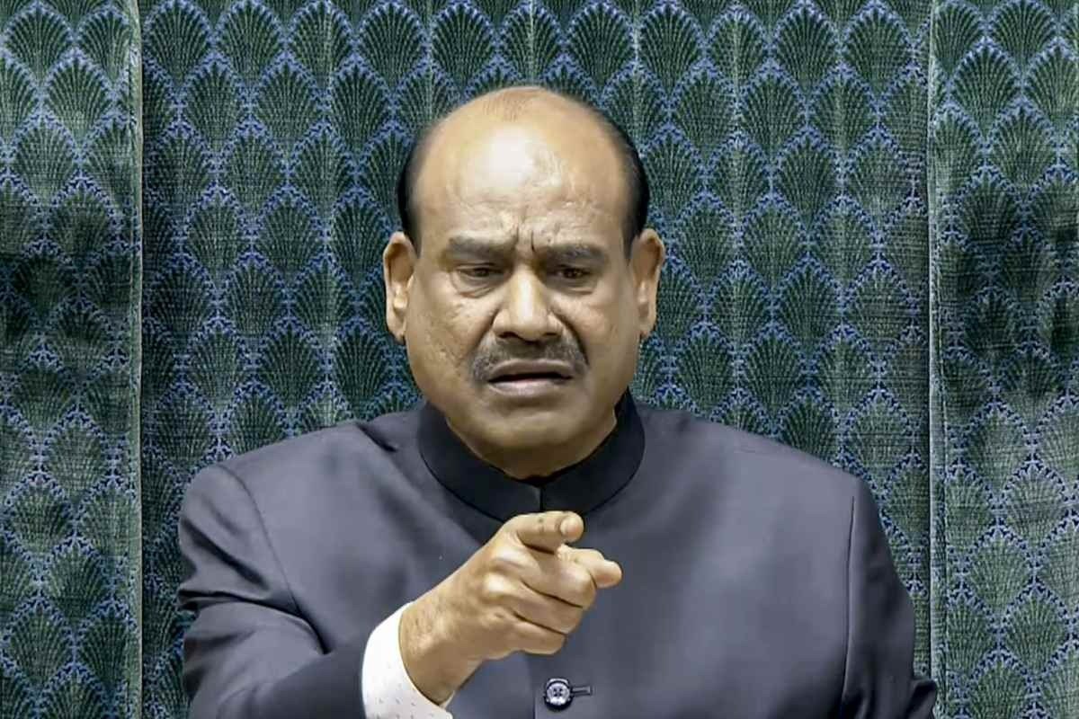 Lok Sabha Adjourned: लोकसभा में हंगामे के बीच मात्र 2 मिनट में स्थगित हुई कार्यवाही, अध्यक्ष ओम बिरला ने जताई कड़ी नाराजगी